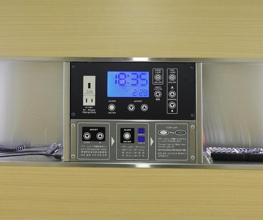 Acro Capsule Hotel Namba Dotonbori Osaka Exterior photo