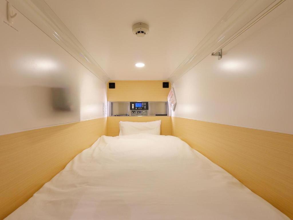 Acro Capsule Hotel Namba Dotonbori Osaka Exterior photo